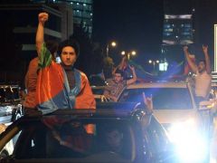 Azerbaycan Halkı Bozkurt Selamı Vererek Sokağa İndi