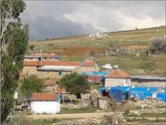 KÖYLÜLERİ HEYACAN BASTI : Mucur-Dağçiftliği Köyünde Altın Arama Çalışması