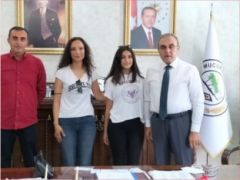 MUCUR BELEDİYE BAŞKANI ATILGAN YILMAZ LGS İLÇE BİRİNCİSİNİ ÖDÜLLENDİRDİ