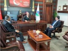 ‘MUHTEŞEM ÜNİVERSİTEDE  BOZKIRA YAKIŞMIŞ DEDİ’