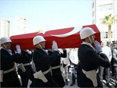 ŞEHİT POLİSE HÜZÜNLÜ VEDA