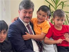 NECMETTİ ERKAN  ÇOCUKLARA BAHTINIZ AÇIK OLSUN DEDİ