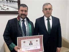 TUNAHAN SEYHAN AVUKATLIK  CÜBBESİNİ GİYDİ