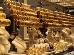 SARRAFTAN ALDIĞI FAZLA PARAYI YENİDEN İADE ETTİ