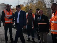 AKPINAR AKÇAKENT KARAYOLU ASFALT YAPIMI MİLLETVEKİLİ ERKAN’IN GİRİŞİMLERİ İLE BAŞLADI